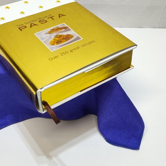 The Golden Book Of Pasta Hardcover Cookbook With Over 250 Recipes By Barrons - Picture 4 of 12